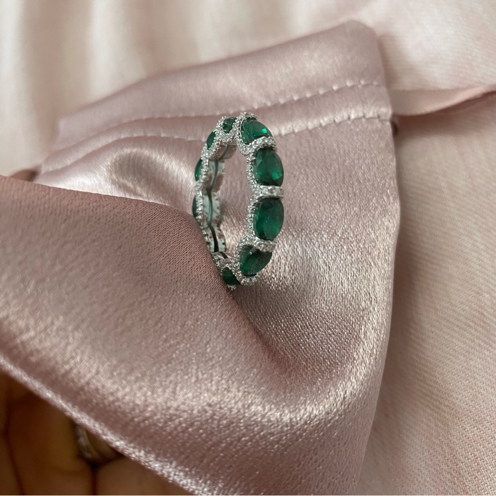 Sterling Silver Emerald Green Oval Gemstone Ring with Halo - Picture 9 of 9